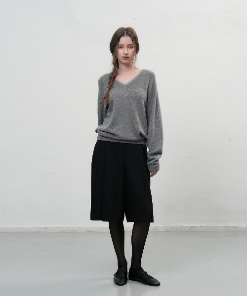 GENERAL IDEA（ジェネラルアイデア）の「【GENERAL IDEA】プリーツバミューダパンツ / PLEATS BERMUDA PANTS（スラックス・レディース・ブラック/ネイビー/ブラウン・L/M/S）」の5枚目の写真