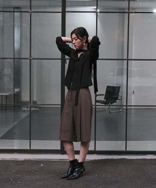 GENERAL IDEA（ジェネラルアイデア）の「【GENERAL IDEA】プリーツバミューダパンツ / PLEATS BERMUDA PANTS（スラックス・レディース・ブラック/ネイビー/ブラウン・L/M/S）」の20枚目の写真