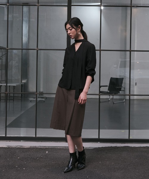 GENERAL IDEA（ジェネラルアイデア）の「【GENERAL IDEA】プリーツバミューダパンツ / PLEATS BERMUDA PANTS（スラックス・レディース・ブラック/ネイビー/ブラウン・L/M/S）」の21枚目の写真