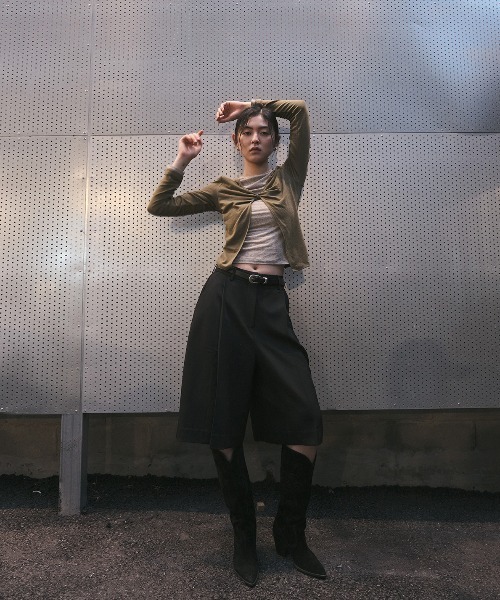 GENERAL IDEA（ジェネラルアイデア）の「【GENERAL IDEA】プリーツバミューダパンツ / PLEATS BERMUDA PANTS（スラックス・レディース・ブラック/ネイビー/ブラウン・L/M/S）」の13枚目の写真