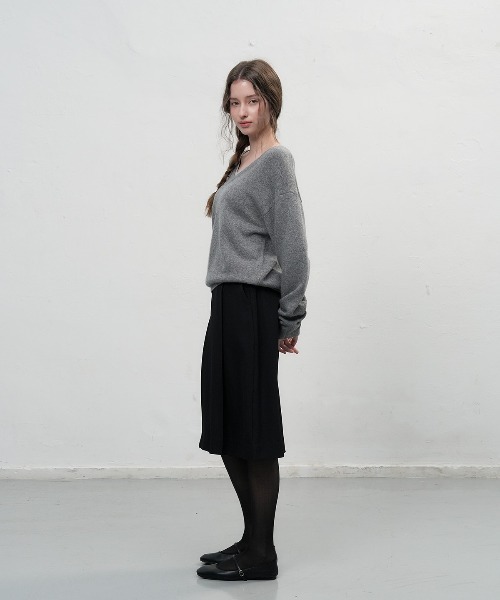 GENERAL IDEA（ジェネラルアイデア）の「【GENERAL IDEA】プリーツバミューダパンツ / PLEATS BERMUDA PANTS（スラックス・レディース・ブラック/ネイビー/ブラウン・L/M/S）」の6枚目の写真