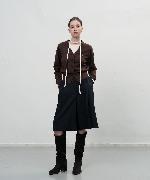 GENERAL IDEA（ジェネラルアイデア）の「【GENERAL IDEA】プリーツバミューダパンツ / PLEATS BERMUDA PANTS（スラックス・レディース・ブラック/ネイビー/ブラウン・L/M/S）」の22枚目の写真