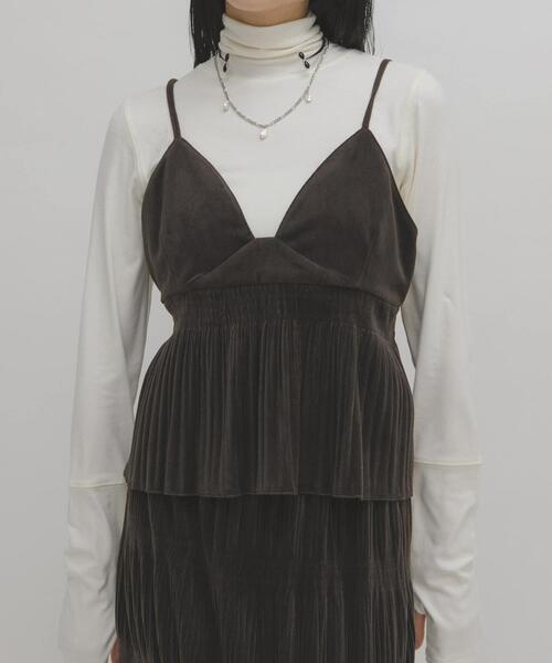 KBF（ケイビーエフ）の「illi　タートルベーシックカットソー（Tシャツ/カットソー・レディース・オリーブ/オフホワイト/グレー・ONE）」の2枚目の写真