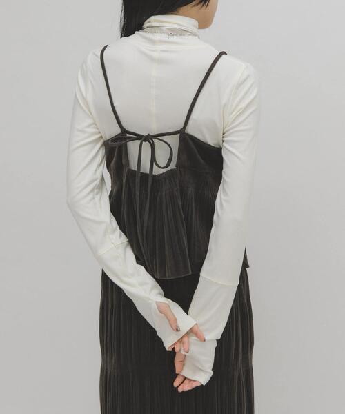 KBF（ケイビーエフ）の「illi　タートルベーシックカットソー（Tシャツ/カットソー・レディース・オリーブ/オフホワイト/グレー・ONE）」の7枚目の写真