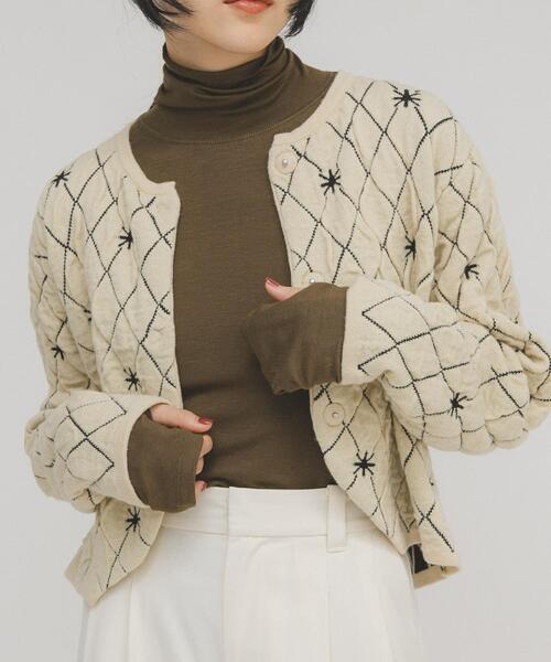 KBF（ケイビーエフ）の「illi　タートルベーシックカットソー（Tシャツ/カットソー・レディース・オリーブ/オフホワイト/グレー・ONE）」の13枚目の写真