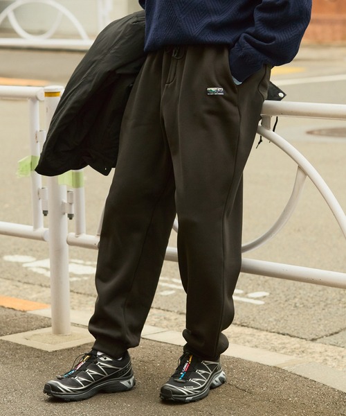 THE CRAFT CREW PRODUCTS（ザクラフトクループロダクツ）の「裏ボアフリース ワンポイントロゴ リラックスフィット ジョガースウェットパンツ【THE CRAFT CREW PRODUCTS】（スウェットパンツ・メンズ・ダークブラウン/ブラック/グレイッシュベージュ/ネイビー/ダークグレー・L/M/S/XL）」の7枚目の写真