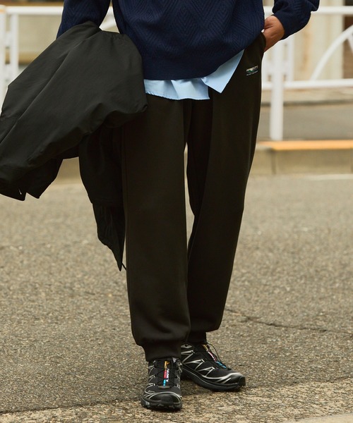 THE CRAFT CREW PRODUCTS（ザクラフトクループロダクツ）の「裏ボアフリース ワンポイントロゴ リラックスフィット ジョガースウェットパンツ【THE CRAFT CREW PRODUCTS】（スウェットパンツ・メンズ・ダークブラウン/ブラック/グレイッシュベージュ/ネイビー/ダークグレー・L/M/S/XL）」の11枚目の写真