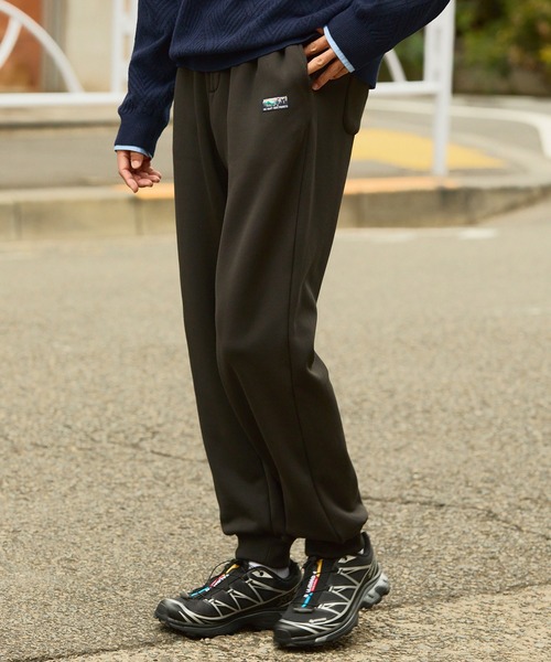 THE CRAFT CREW PRODUCTS（ザクラフトクループロダクツ）の「裏ボアフリース ワンポイントロゴ リラックスフィット ジョガースウェットパンツ【THE CRAFT CREW PRODUCTS】（スウェットパンツ・メンズ・ダークブラウン/ブラック/グレイッシュベージュ/ネイビー/ダークグレー・L/M/S/XL）」の12枚目の写真