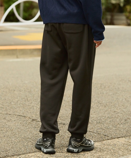 THE CRAFT CREW PRODUCTS（ザクラフトクループロダクツ）の「裏ボアフリース ワンポイントロゴ リラックスフィット ジョガースウェットパンツ【THE CRAFT CREW PRODUCTS】（スウェットパンツ・メンズ・ダークブラウン/ブラック/グレイッシュベージュ/ネイビー/ダークグレー・L/M/S/XL）」の13枚目の写真