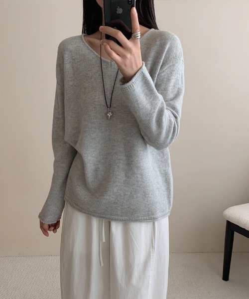COCOMOMO(ココモモ)の「Vネックルーズニット Vネック ニット ドロップショルダー ゆったり Vネックニット 長袖 秋服 冬服(ニット/セーター・レディース・ベージュ/ブラック/レッド/ブラウン/ライトグレー・FREE)」の12枚目の写真