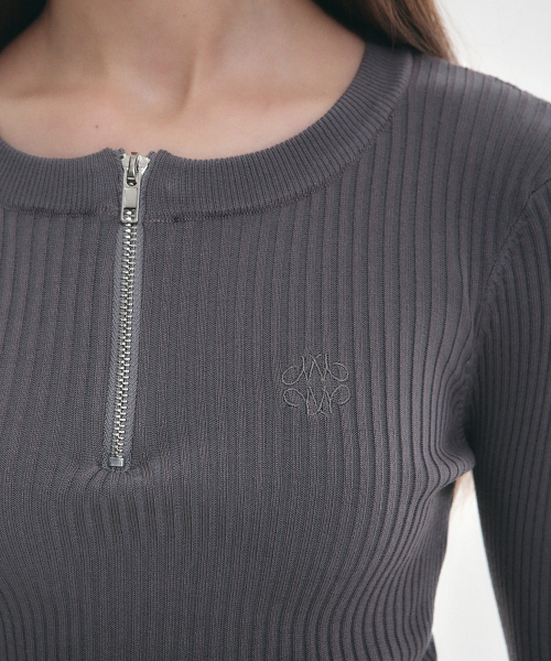 NICK&NICOLE（ニックアンドニコール）の「HALF ZIP UP SLIM CROP TOP_GRAY（Tシャツ/カットソー・レディース・その他・FREE）」の2枚目の写真