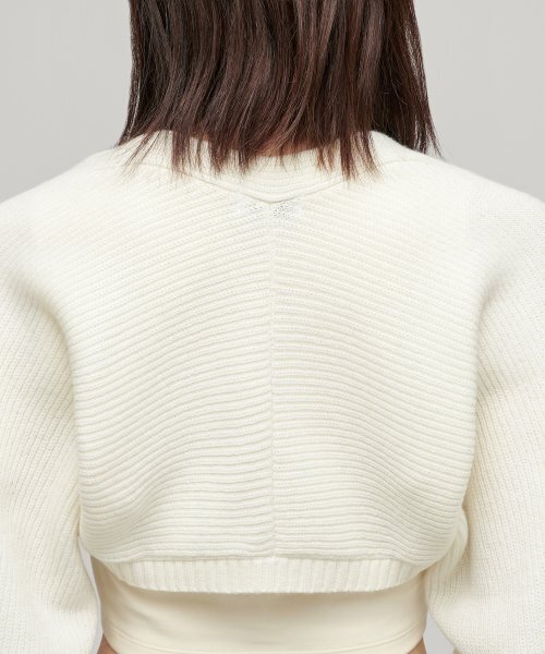 MUSINSA STANDARD WOMAN（ムシンサスタンダードウーマン）の「ウィメンズボレロカーディガン[クリーム]（カーディガン/ボレロ・レディース・その他・SMALL/MEDIUM）」の4枚目の写真