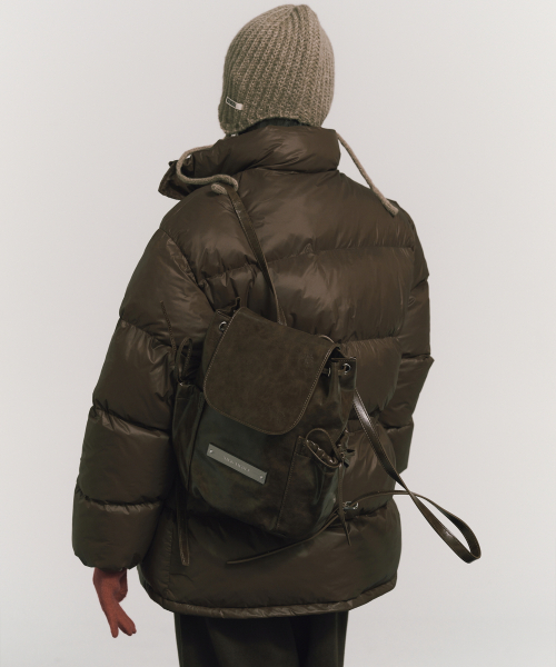 NICK&NICOLE(ニックアンドニコール)の「CRYSTAL LEATHER SHIRRING BACKPACK_BROWN(バックパック/リュック・レディース・その他・FREE)」の4枚目の写真