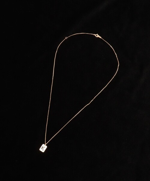 grace grace （グラスグラス）の「【grace grace/グラスグラス】10KイニシャルプレートNL-K（ネックレス・レディース・ゴールド・FREE）」の2枚目の写真