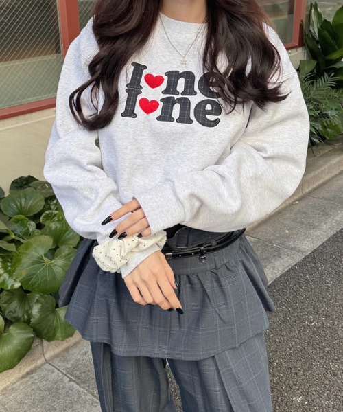 nemne store(ネンネストア)の「アイ♡スウェット(スウェット・レディース・オートミール/ネイビー/ブラウン・SMALL/MEDIUM)」の2枚目の写真