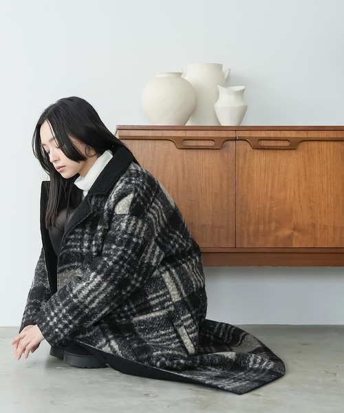mili an deni（ミリアンデニ）の「リバーシブルチェックボアコート（チェスターコート・レディース・ブラウン/ブラック/ホワイト×ブラック・M）」の6枚目の写真