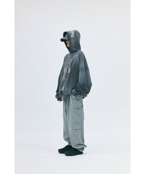 SCHISM INDUCING(スキズムインデューシング)の「MASTER PANTS VER2, GREY(スウェットパンツ・レディース・その他・FREE)」の4枚目の写真