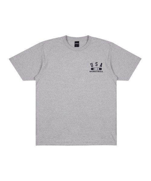 CREAM SODA LAB(クリームソーダラボ)の「ユエスエイバスケットボール スモールロゴ 半袖Tシャツ グレー ブラック(Tシャツ/カットソー・メンズ・その他・LARGE/MEDIUM/X-LARGE/XX-LARGE)」の2枚目の写真