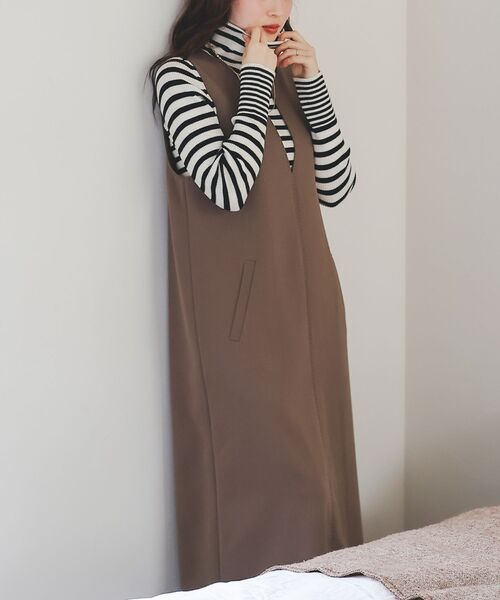 le.coeur blanc（ルクールブラン）の「Vネックジャンパースカート（ジャンパースカート・レディース・モカ/ブラック・38）」の5枚目の写真