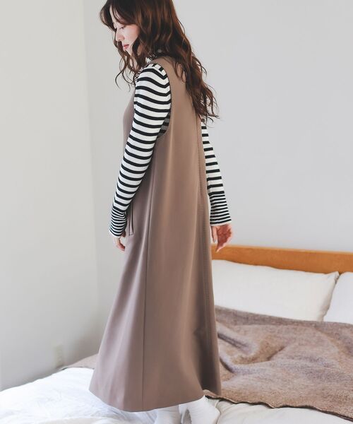 le.coeur blanc（ルクールブラン）の「Vネックジャンパースカート（ジャンパースカート・レディース・モカ/ブラック・38）」の7枚目の写真