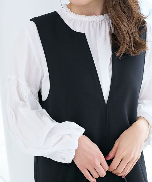 le.coeur blanc（ルクールブラン）の「Vネックジャンパースカート（ジャンパースカート・レディース・モカ/ブラック・38）」の17枚目の写真