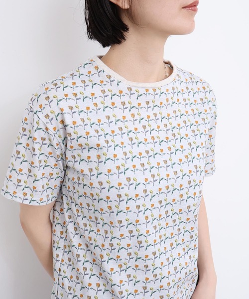 l'atelier du savon（アトリエドサボン）の「ならんだチューリップ　プリント半袖Tシャツ（Tシャツ/カットソー・レディース・ホワイト/イエロー・FREE）」の2枚目の写真