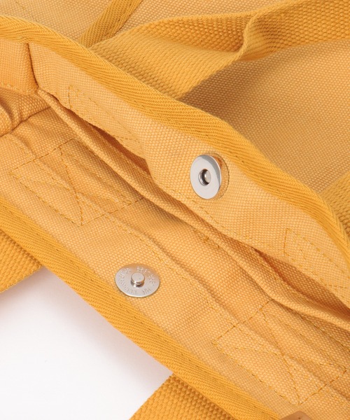 ikka（イッカ）の「【雑誌InRed4月号掲載】キャンバスパイピングミニトートバッグ（トートバッグ・レディース・マスタード/ライトカーキ/ブラック/グレー/オフホワイト/ブルー・FREE）」の13枚目の写真