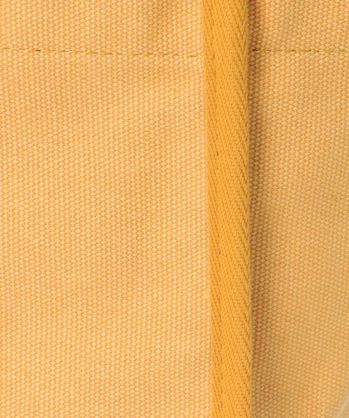ikka（イッカ）の「【雑誌InRed4月号掲載】キャンバスパイピングミニトートバッグ（トートバッグ・レディース・マスタード/ライトカーキ/ブラック/グレー/オフホワイト/ブルー・FREE）」の12枚目の写真