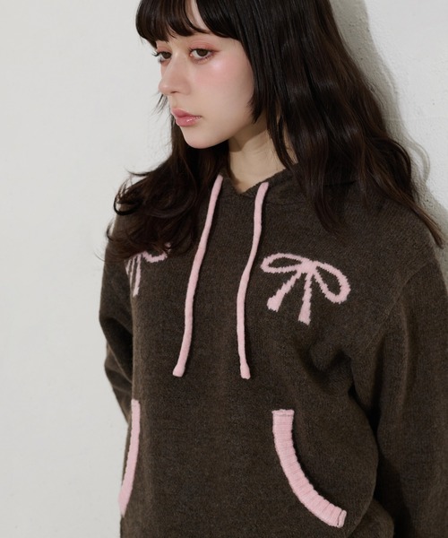 FCMM(エフシーエムエム)の「【日本限定】RIBBON KNIT HOODIE / リボンニットフーディ(ニット/セーター・レディース・ネイビー/ブラウン/グレー・SMALL/MEDIUM)」の5枚目の写真