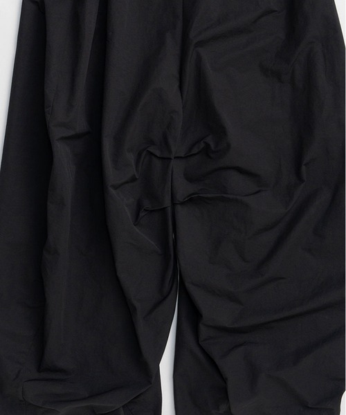 PRANK PROJECT（プランクプロジェクト）の「ドレープバルーンジャンプスーツ / Drape Balloon Jumpsuit（パンツドレス・レディース・ブラック/アイボリー・36/38）」の20枚目の写真