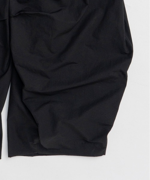 PRANK PROJECT（プランクプロジェクト）の「ドレープバルーンジャンプスーツ / Drape Balloon Jumpsuit（パンツドレス・レディース・ブラック/アイボリー・36/38）」の21枚目の写真