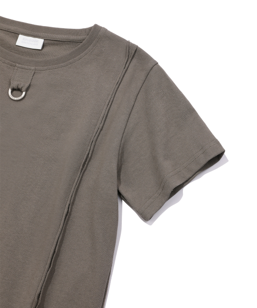 EPISODE UNTITLED(エピソードアンタイトルド)の「CROP CUT-OFF LOGO RING POINT T-SHIRT_KHAKI(Tシャツ/カットソー・レディース・その他・1)」の5枚目の写真