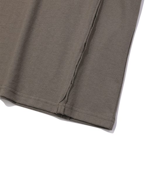 EPISODE UNTITLED(エピソードアンタイトルド)の「CROP CUT-OFF LOGO RING POINT T-SHIRT_KHAKI(Tシャツ/カットソー・レディース・その他・1)」の6枚目の写真