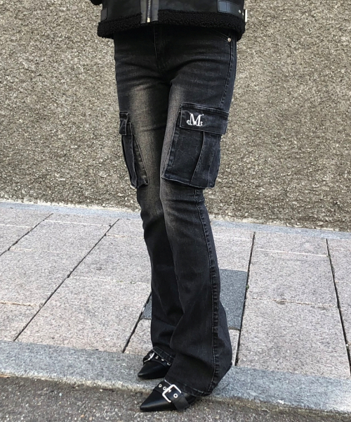 MUCENT（ムセント）の「ルベルブーツカットカーゴデニムパンツ（デニムパンツ・レディース・ブラック・SMALL/MEDIUM）」の7枚目の写真