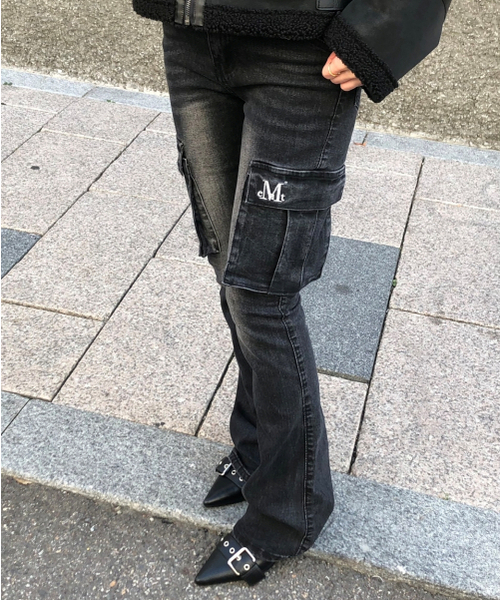 MUCENT（ムセント）の「ルベルブーツカットカーゴデニムパンツ（デニムパンツ・レディース・ブラック・SMALL/MEDIUM）」の8枚目の写真