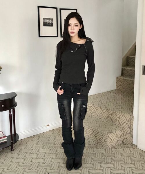 MUCENT(ムセント)の「ルベルブーツカットカーゴデニムパンツ(デニムパンツ・レディース・ブラック・SMALL/MEDIUM)」の4枚目の写真
