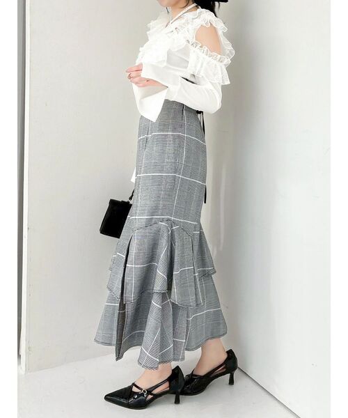 dazzlin（ダズリン）の「シアーラフルカットトップス（Tシャツ/カットソー・レディース・オフホワイト/ブルー/ブラック・FREE）」の7枚目の写真