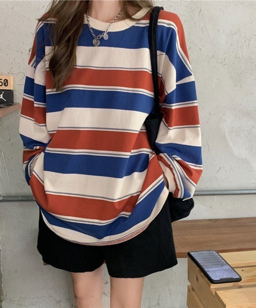 Flugge(フラッジー)の「オーバーサイズボーダートップス(その他トップス・レディース・グレー/レッド・LARGE/MEDIUM)」の2枚目の写真