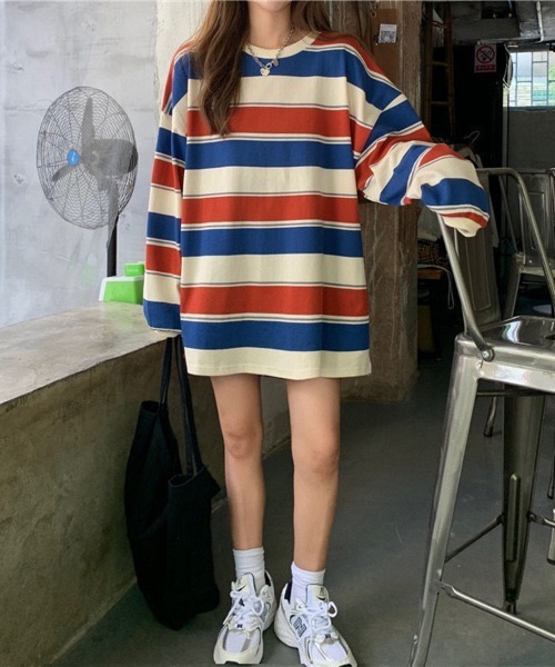 Flugge(フラッジー)の「オーバーサイズボーダートップス(その他トップス・レディース・グレー/レッド・LARGE/MEDIUM)」の5枚目の写真