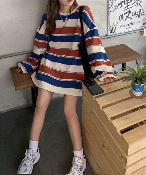 Flugge(フラッジー)の「オーバーサイズボーダートップス(その他トップス・レディース・グレー/レッド・LARGE/MEDIUM)」の6枚目の写真