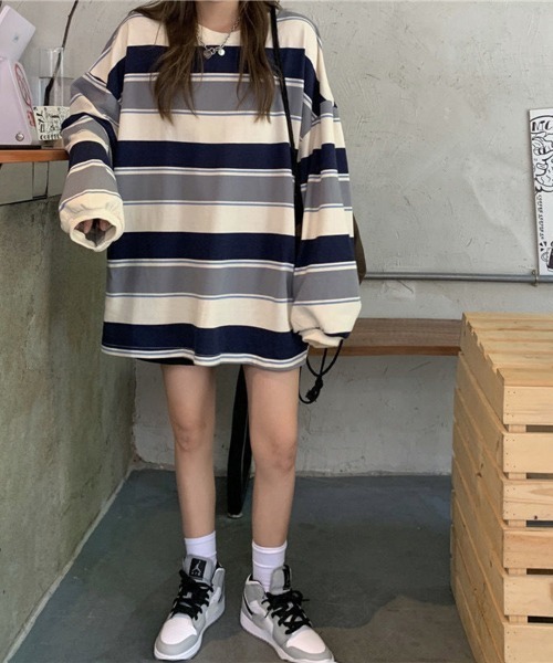 Flugge(フラッジー)の「オーバーサイズボーダートップス(その他トップス・レディース・グレー/レッド・LARGE/MEDIUM)」の9枚目の写真