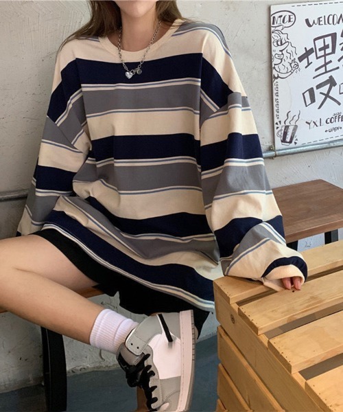 Flugge(フラッジー)の「オーバーサイズボーダートップス(その他トップス・レディース・グレー/レッド・LARGE/MEDIUM)」の16枚目の写真