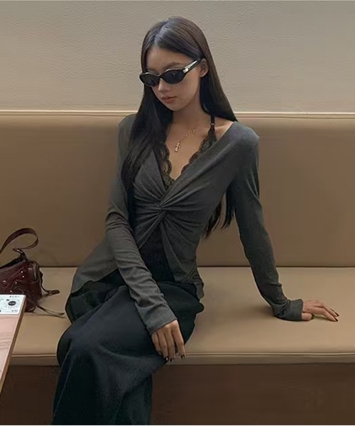 AsheKsha(アシクシャ)の「Vネックレースパッチワーク風ロングスリーブ(シャツ/ブラウス・レディース・ホワイト/ブラック/ダークグレー・M)」の12枚目の写真