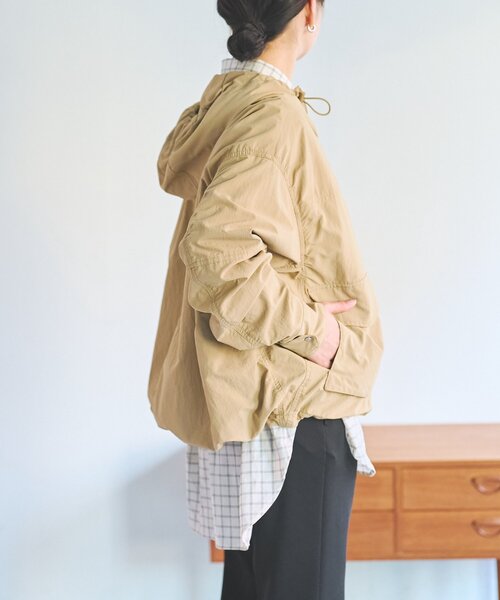 LIVETART(リヴェタート)の「《FRIPIER》ビッグマウンテンパーカー(ブルゾン・レディース・アンティークゴールド/ホワイト・FREE)」の9枚目の写真