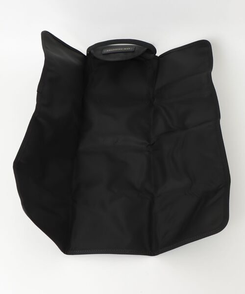 ANYA HINDMARCH（アニヤハインドマーチ）の「ANYA HINDMARCH Baby Bag in ECONYL regenerated Nylon with Calf アニヤハインドマーチ ショルダーバッグ（ショルダーバッグ・レディース・ブラック・FREE）」の10枚目の写真