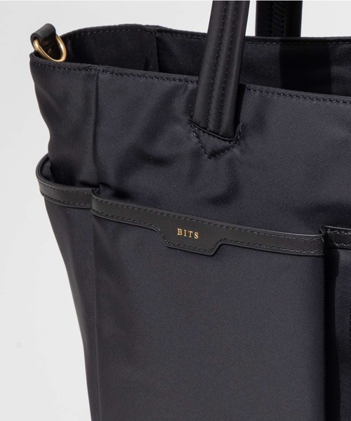 ANYA HINDMARCH（アニヤハインドマーチ）の「ANYA HINDMARCH Baby Bag in ECONYL regenerated Nylon with Calf アニヤハインドマーチ ショルダーバッグ（ショルダーバッグ・レディース・ブラック・FREE）」の18枚目の写真