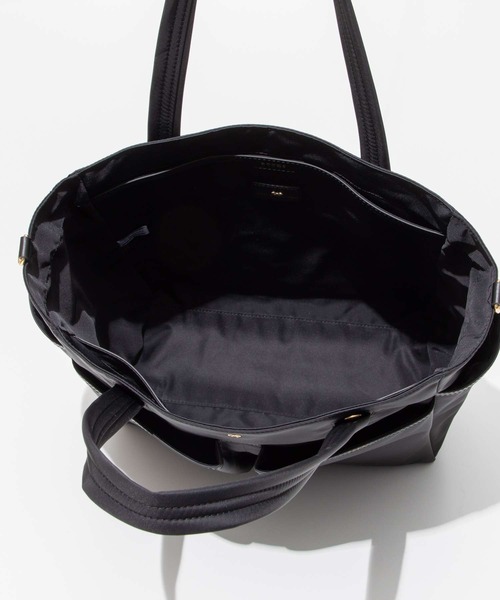 ANYA HINDMARCH（アニヤハインドマーチ）の「ANYA HINDMARCH Baby Bag in ECONYL regenerated Nylon with Calf アニヤハインドマーチ ショルダーバッグ（ショルダーバッグ・レディース・ブラック・FREE）」の21枚目の写真