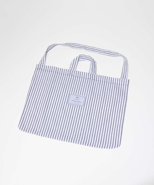 ANYA HINDMARCH（アニヤハインドマーチ）の「ANYA HINDMARCH Baby Bag in ECONYL regenerated Nylon with Calf アニヤハインドマーチ ショルダーバッグ（ショルダーバッグ・レディース・ブラック・FREE）」の3枚目の写真