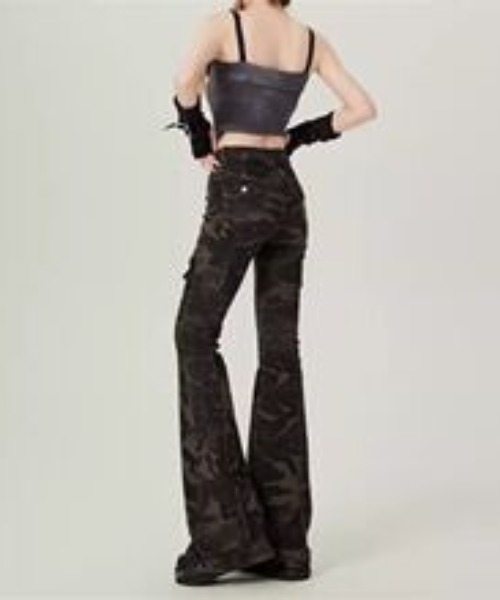 lilful(リルフル)の「【26年春夏新作】迷彩柄 マルチポケットデニムパンツ(デニムパンツ・レディース・その他・M/L)」の13枚目の写真