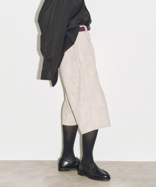 CITYSHOP（シティーショップ）の「FAUX SUEDE SHORTS：ハーフパンツ（その他パンツ・レディース・ブラック/グレー・38/36）」の2枚目の写真